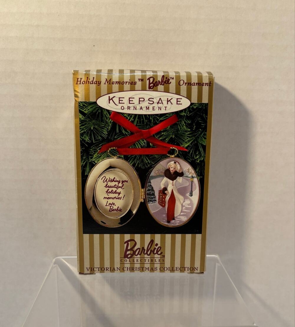Hallmark Keepsake1997 Ornament Holiday Memories Barbie Christmas Ornament